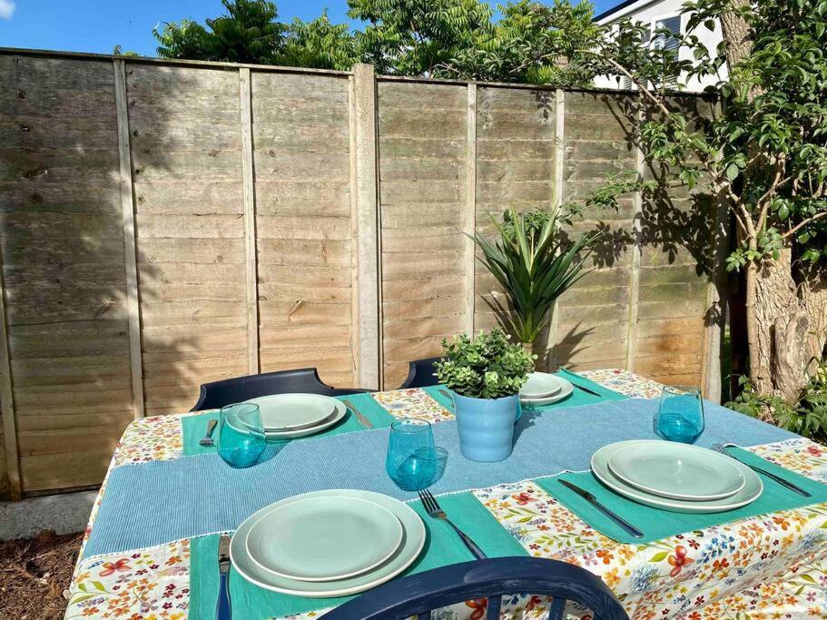 Beach Home With Garden, Close To New Forest Bornemouth Extérieur photo